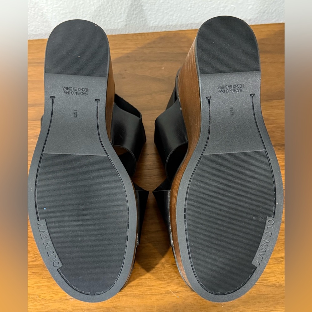 Old Navy Black and Brown Wedge Sandals - Picture 4 of 6